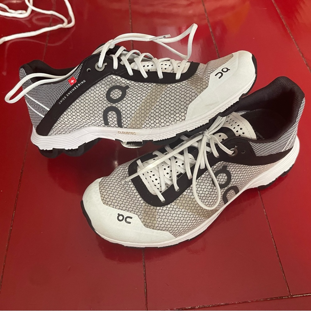 Womens On Cloud Shoes